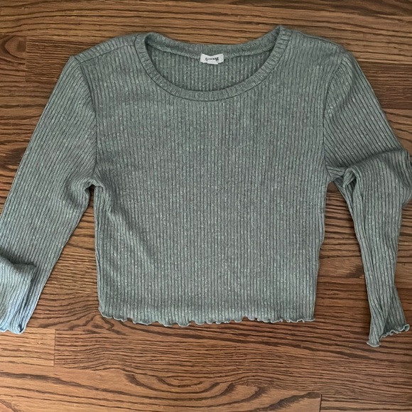 Garage Tops - long sleeve greenish grey crop top